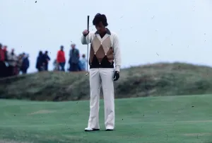 Isao Aoki golfer July 1978 Hoding putter club British Open