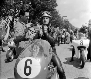 Isle of Man TT Races - Junior International. Giacomo Agostini talking to his