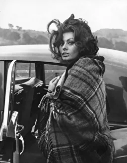 Hollywood Prints: Italian actress Sophia Loren pictured arriving at Crumlin yesterday where she filmed
