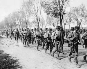 Italian Prints: Italian troops march through Rome while waiting for the declaration of the World War I