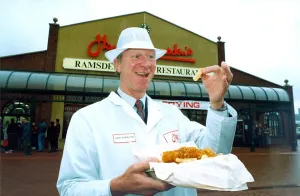 Fish Prints: Jack Charlton trys the Worlds best fish and chips at Gateshead in December 1992