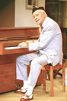 Jack Lemmon acting in Donald Freeds play Veterans Day at the Theatre Royal