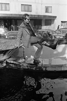 Jack Nicholson poses for photographers outside The Dorchester Hotel to promote his new