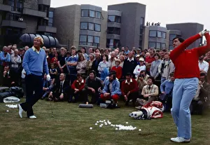 00189 Prints: Jack Nicklaus watches Seve Ballesteros hit shot 1986
