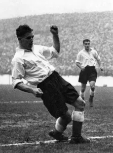 Jack Rowley. Manchester United F. C. November 1949 P012507
