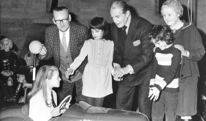 Jack Warner, who played Dixon of Dock Green demonstrates correct Zebra crossing prodedure
