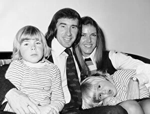 Images Dated 1st January 1973: Jackie Stewart with wife Helen Stewart and sons Paul Stewart and Mark Stewart 1973