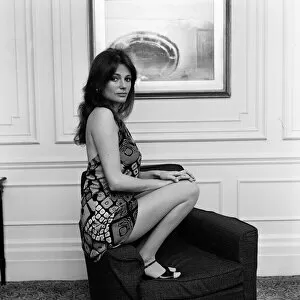 Images Dated 17th April 1970: Jacqueline Bisset in her suite at The Connaught Hotel. 17th April 1970