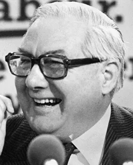 01428 Prints: James Callaghan laughing during press conference - May 1979 02 / 05 / 1979