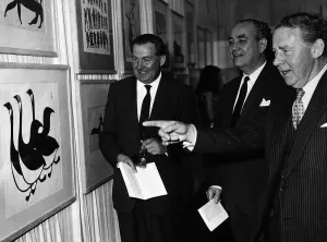 00088 Prints: James Callaghan MP Tom Driberg MP and Hugh Gaitskell looking at art paintings