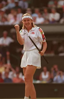 JANA NOVOTNA DURING HER MATCH AGAINST STEFFI GRAFF WIMBLEDON TENNIS CHAMPIONSHIPS