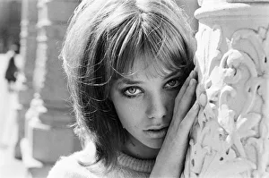 Plays Prints: Jane Birkin, English actress currently starring in Graham Greene play, Carving a Statue