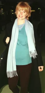00149 Prints: Jane Horrocks actress Star of Absolutely Fabulous Jan 1999 arrives at Heathrow
