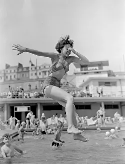 Lido Prints: Janet Hamilton takes the plunge at Brightons outdoor swimming pool