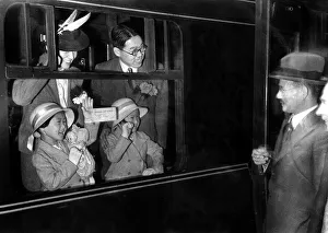 00072 Prints: A Japanese family leaving Euston station to return home to Japan June 1940