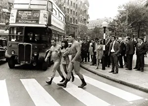Japanese model carried over Zebra crossing Yashiko Mori 23 by two sumo wrestlers across