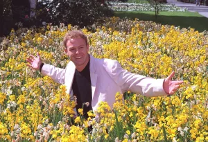 Jasonb Donovan returning ti British stage in title role of musical Billy