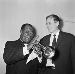 Images Dated 6th April 2020: Jazz star Louis Armstrong meeting Yevgeny Yevtushenko 14th May 1962