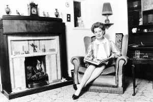 Interiors Prints: Jean Alexander actress who played the part of Hilda Ogden in Coronation Street
