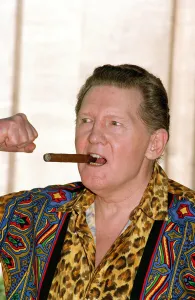Cigar Prints: JERRY LEE LEWIS IN COLOURFUL SHIRT SMOKING A CIGAR 30 / 06 / 1993