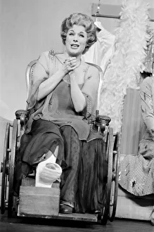 01021 Prints: Jill Gascoine, stars as Dorothy Brock in the West End musical 42nd Street