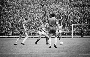00266 Prints: Jim Baxter runs around the Celtic defence in sunderland colours for the first time when