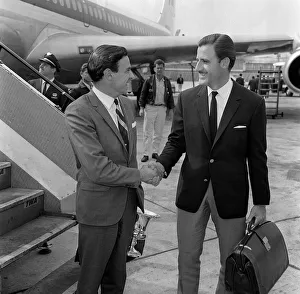 Jim Clark shakes hand with Graham Hill at LAP 1966