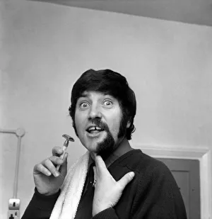 Dressing Room Prints: Jimmy Tarbuck will be playing Buttons'in the pantomime Cinderella