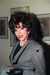 Author Prints: JOAN COLLINS - ACTRESS AT A LUNCH AT THE SAVOY HOTEL 25 / 11 / 1994