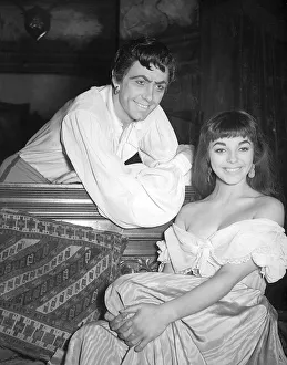 Joan Collins and Maxwell Reed announce their engagement April 1952