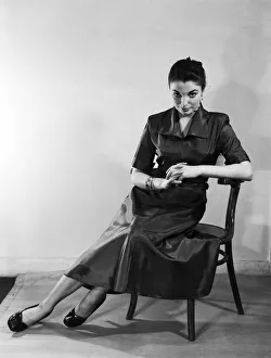00659 Prints: Joan Collins, modelling for Daily Herald Women Sence Feature, 31st December 1951