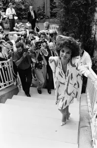 Producer Prints: Joan Collins promoting her new television series Sins'. 4th September 1987