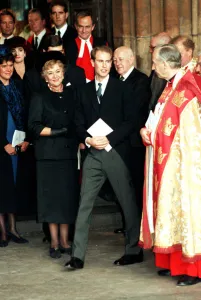 JOAN PLOWRIGHT, PRINCE EDWARD AND ALEC GUINESS AT LAURENCE OLIVIER MEMORIAL SERVICE