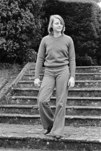 Young Prints: Jodie Foster on the set of Candleshoe'at Compton Wynyates house, Warwickshire