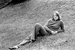 01144 Prints: Jodie Foster on the set of Candleshoe'at Compton Wynyates house, Warwickshire