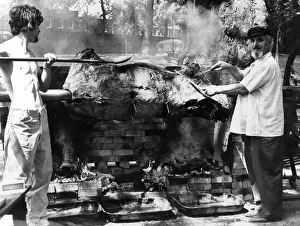 00361 Prints: Joe Barran and his team of ox roasters have the hottest job in London as they roasted ten