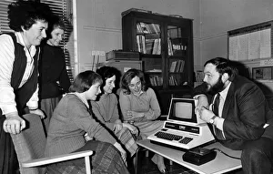 Teachers Prints: Joe Telford discusses programming with staff at Pentland Primary School, Billingham