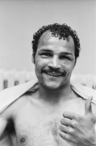01405 Prints: John Conteh vs Mate Parlov. WBC light-heavyweight title bout at Red Star Stadium