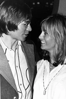 Images Dated 29th March 1976: John Denver country singer with actress Susan George 1976