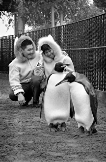 00076 Prints: John and Kitty Williams the eskimos went to Regents Park Zoo this morning
