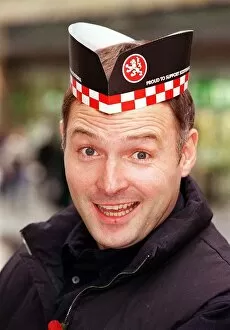 Images Dated 11th November 1999: John Leslie Daily Record Glengarry November 1999 TV Presenter wearing hat a