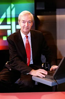 00145 Prints: Jon Snow TV Presenter December 1998 Cahnnel 4 newscaster A©mirrorpix