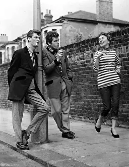 Josephine Douglas Actress with Pete Murray and Freddie Mills pose for the casmeras as
