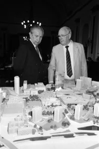 00834 Prints: Juan Antonio Samaranch, President of the International Olympic Committee on a visit to