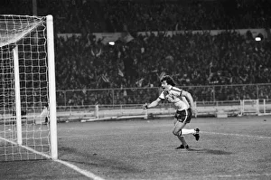 Northern Ireland Prints: Jubilant Kevin Keegan after scoring Englands opening goal during the England v