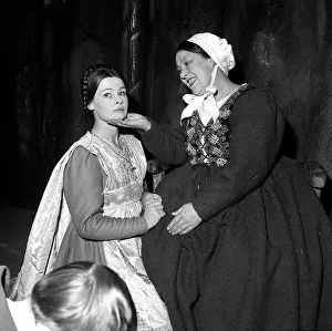 Shakespeare Prints: Judi Dench as Juliet and Peggy Mount as the Nurse in the 1960 Old Vic production of Romeo