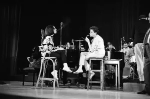01140 Prints: Judy Garland and her daughter Liza Minnelli are returning to the London Palladium for a