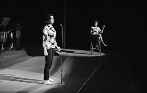 01140 Prints: Judy Garland and her daughter Liza Minnelli are returning to the London Palladium for a