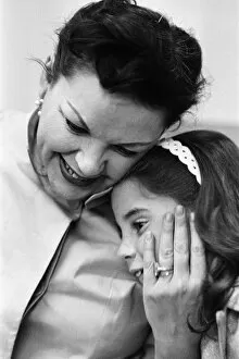 01464 Collection: Judy Garland in London with her daughter Lorna Luft. 1960