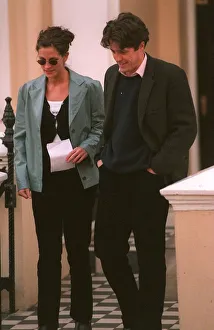 Julia Roberts Actress April 1998 talking with Hugh Grant Actor on the set of their